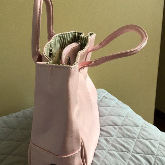 Cute pink purse - Picture 2 of 4